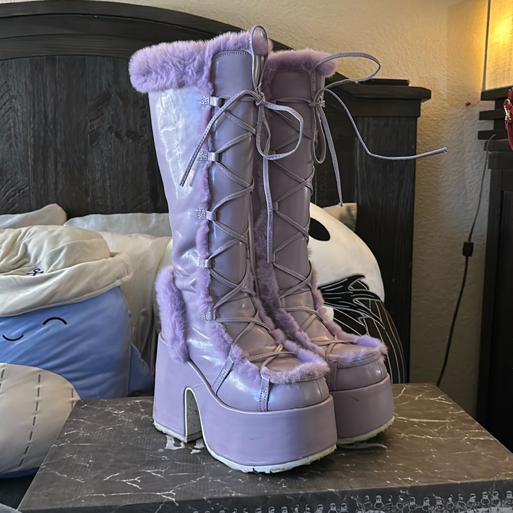 DEMONIA CAMEL 311 (LILAC)